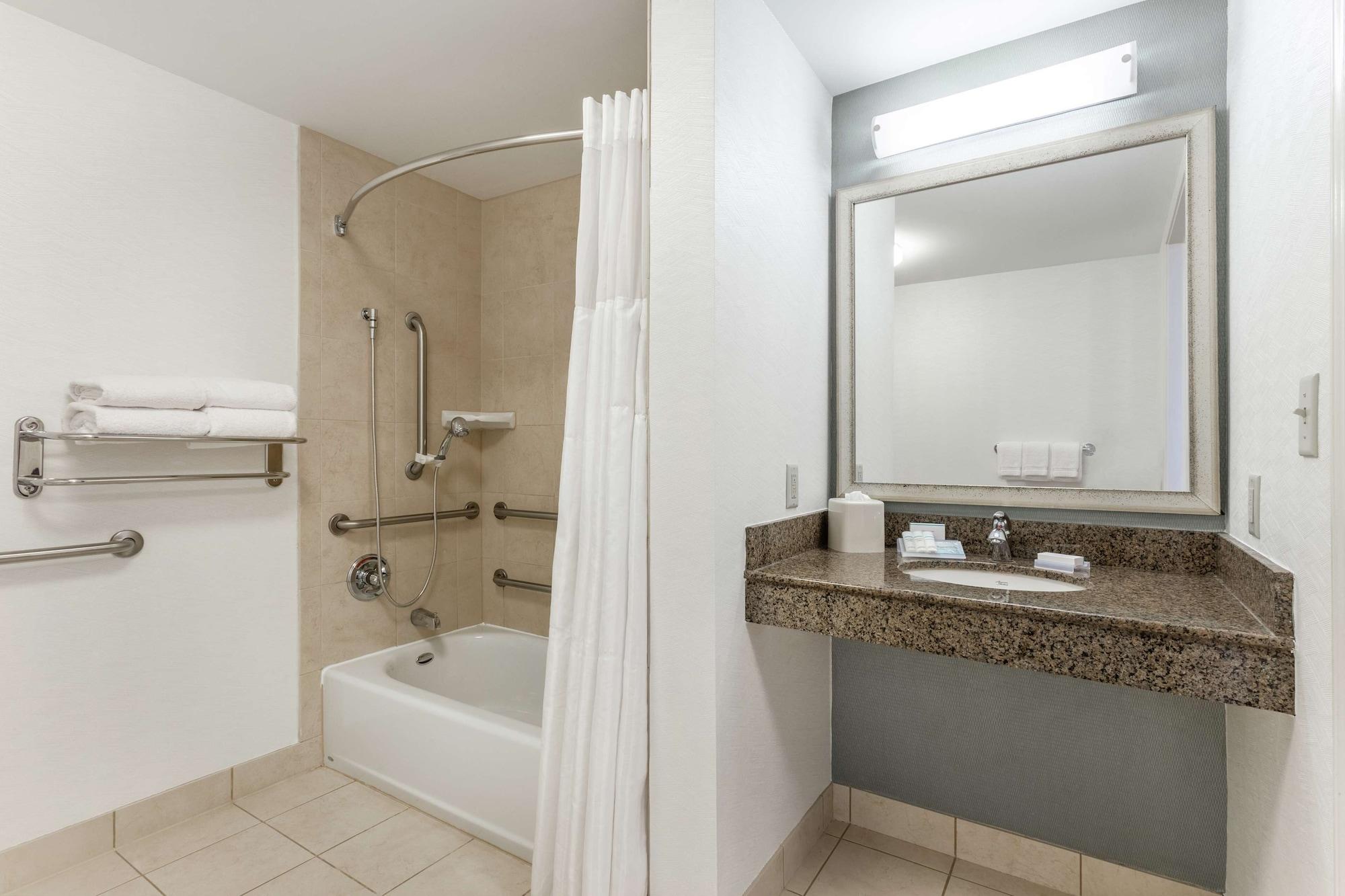 Hilton Garden Inn Albany-Suny Area Bagian luar foto